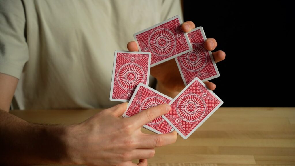 Tus primeros movimientos de Cardistry